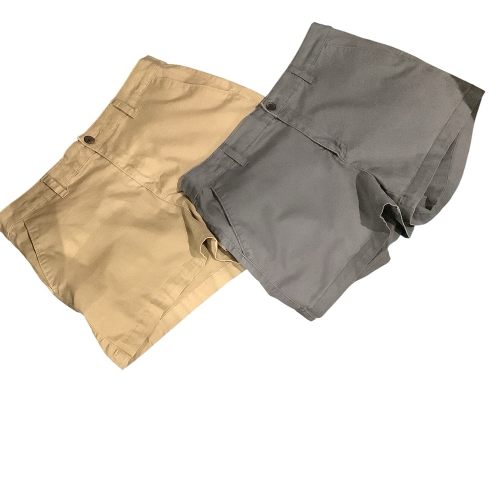 a new day Bundle of 2 Women's Tan and Gray Cargo Shorts WORN ONCE - Picture 3 of 16